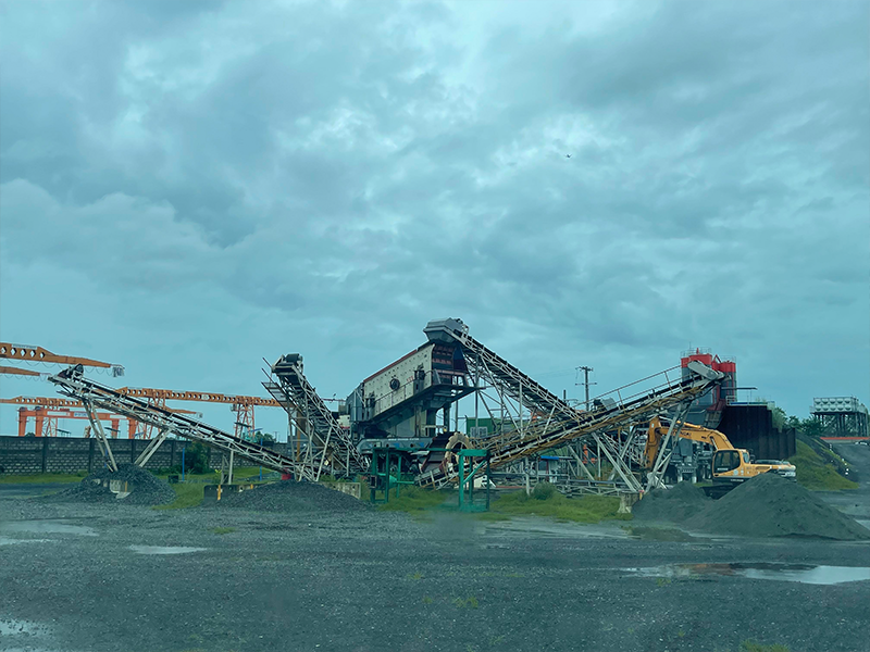 履带式移动破碎站的优势有哪些？ - 丁博重工（images 1）